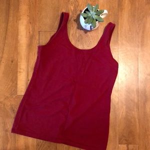 Burgundy shape tank top!